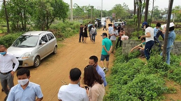 Sốt đất tái xuất “bất chấp”?